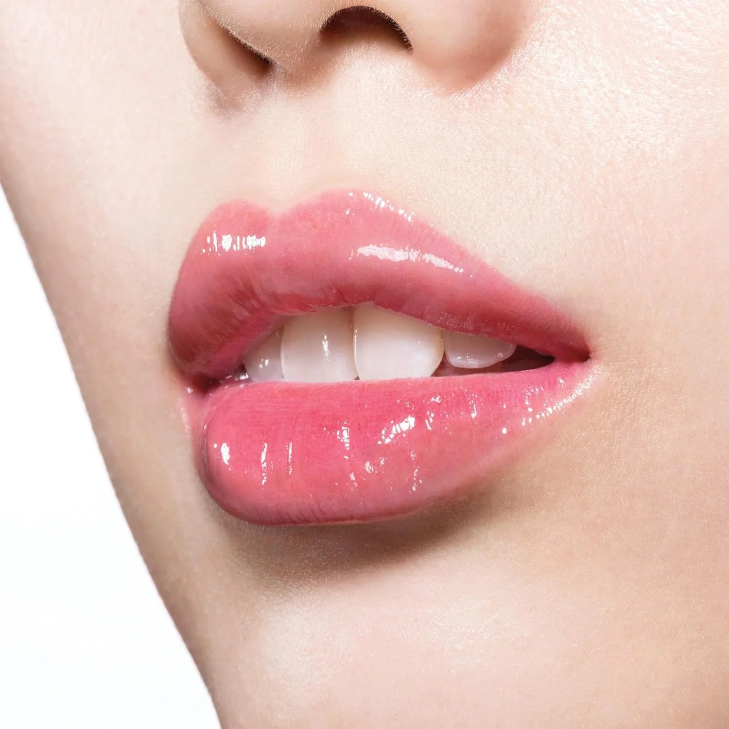 Kiss Glow Lip Oil - Bouncy Beige - Image 3