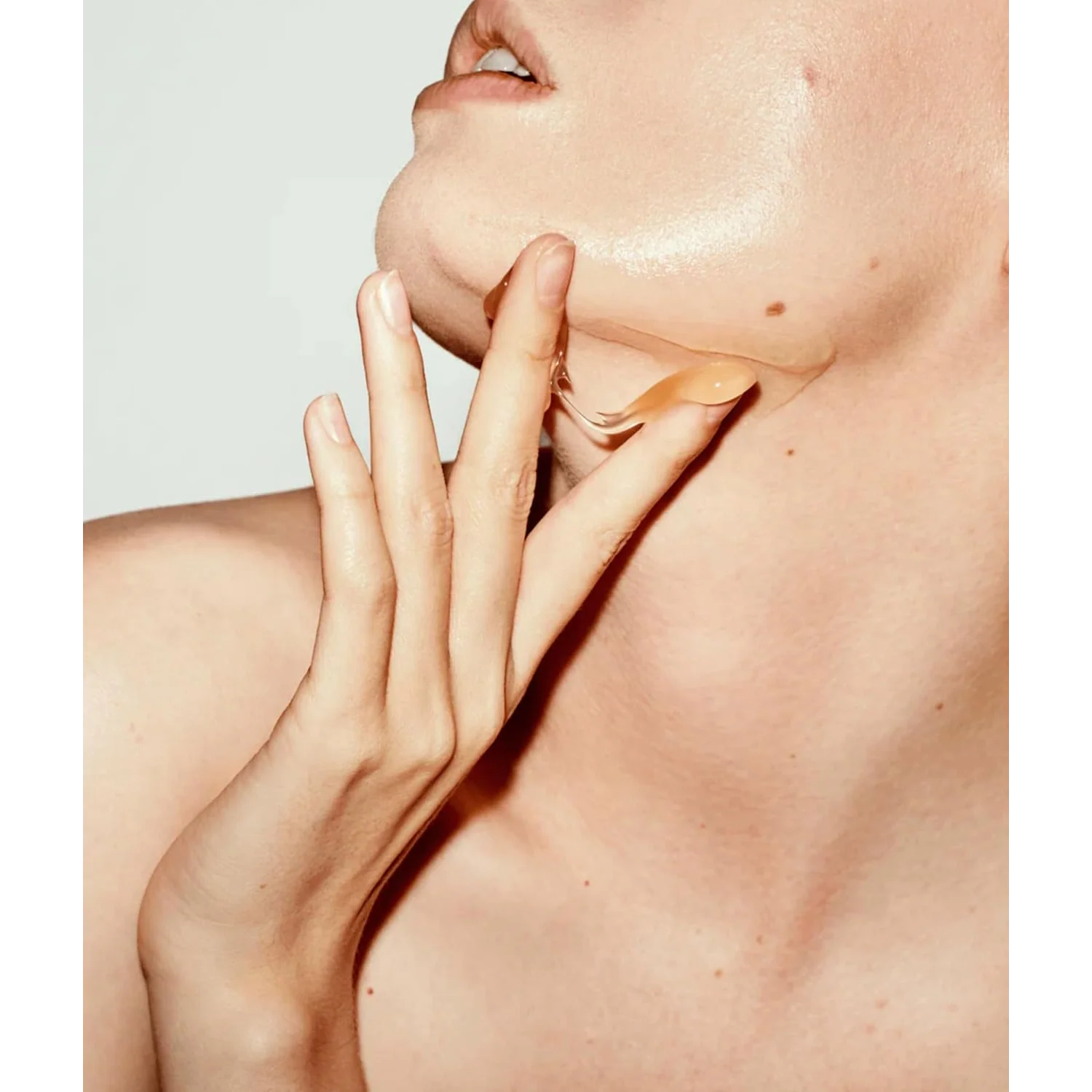 Meltaway Gel-Milk Cleanser - Image 3