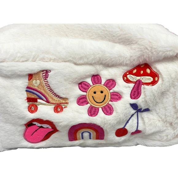 Retro Embroid Faux Fur Cosmetic Bag - Image 3