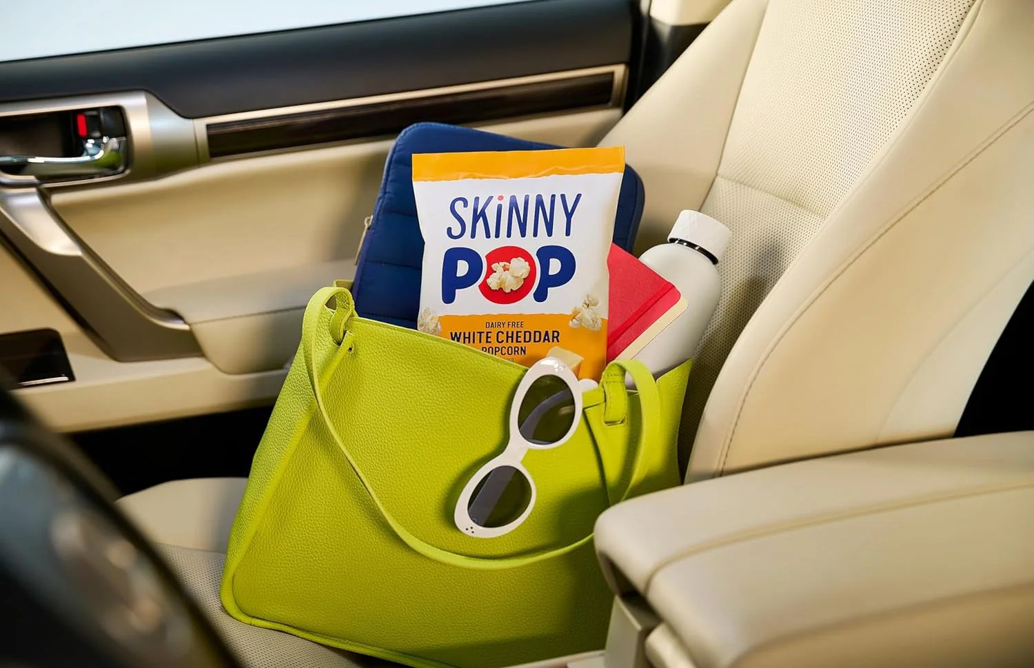 White Cheddar Popcorn Snack Bag (12 Pack) - Image 4